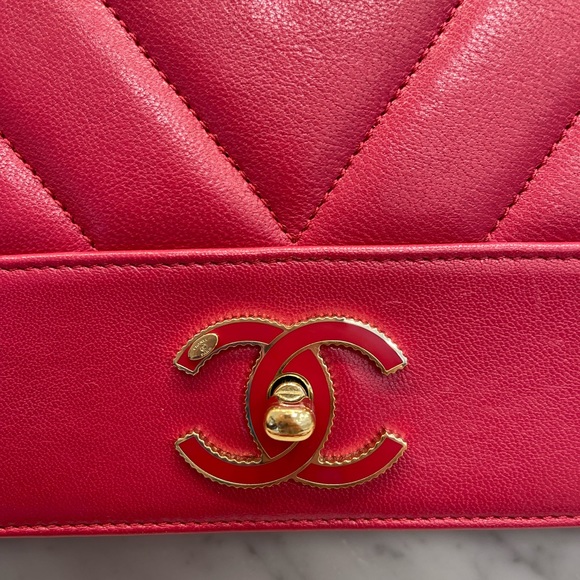 ❌❌SOLD on another site❌❌ Chanel Vintage Mademoiselle Flap bag in deep pink - Picture 3 of 13